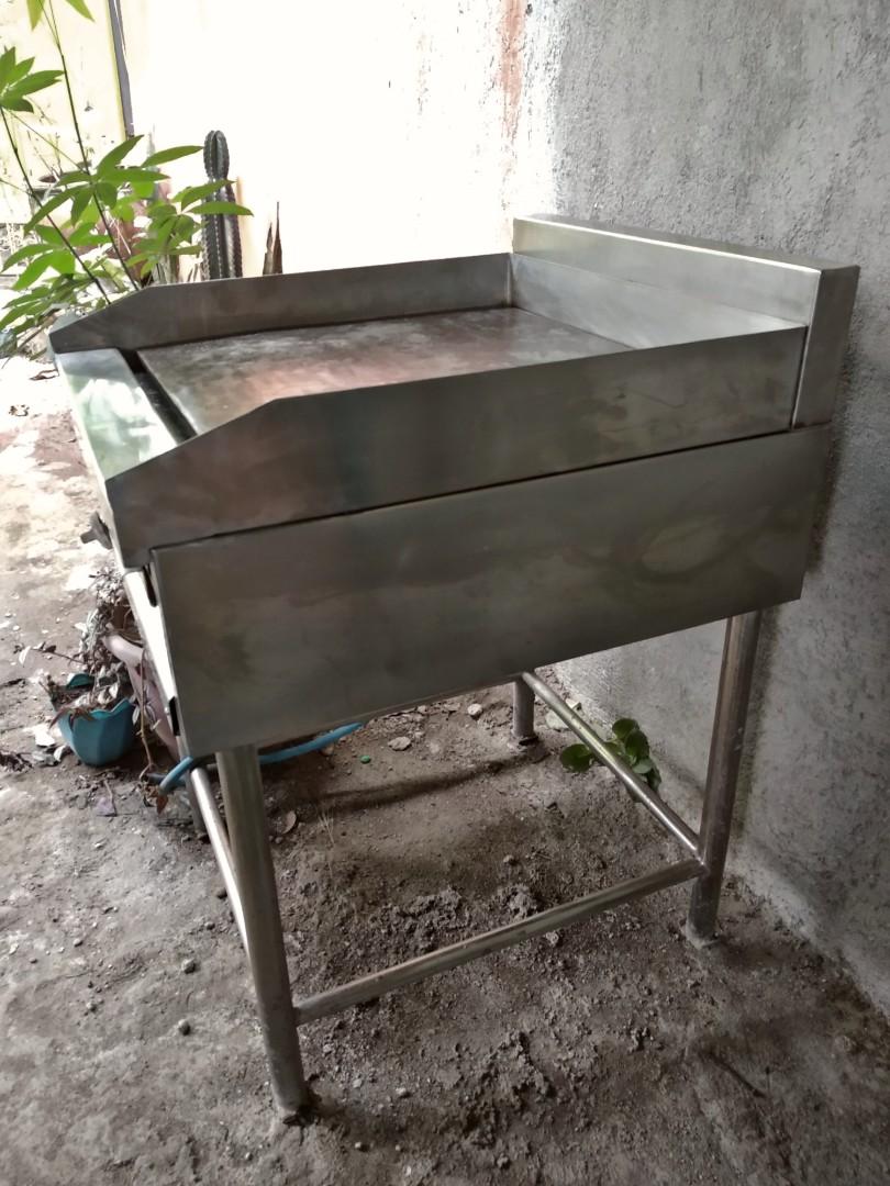 Heavy Duty burger griller (Category: BBQ, Grills & Hotpots) located in Quezon City. Submitted by somethingidwear (Listing ID 1143290958, Image 1). Description: secondhand burger griller 4k. Slightly negotiable. Orani, Bataan po location. For pickup lang po..