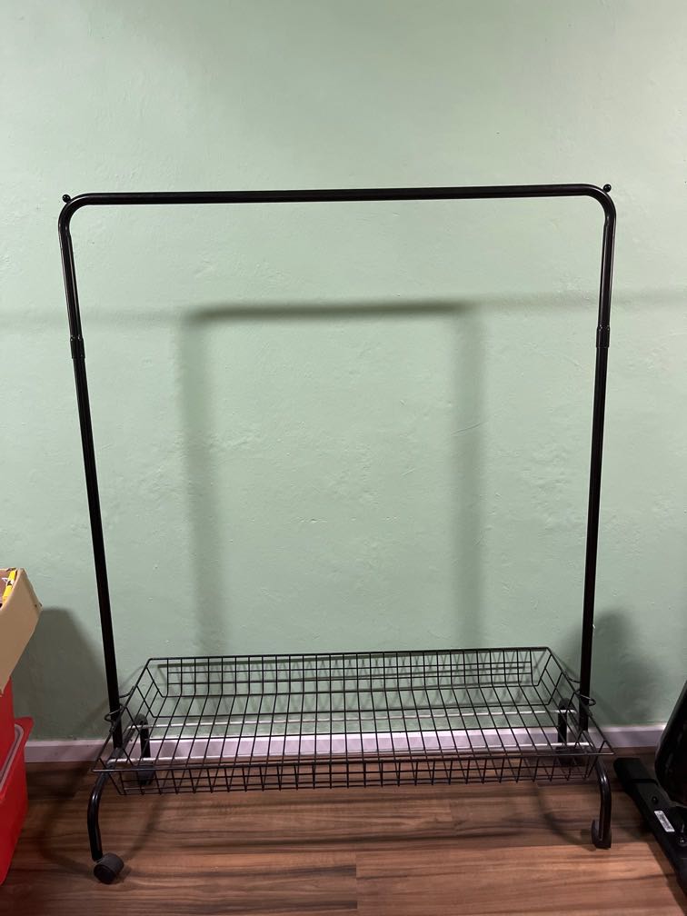 Howard Clothes Rack, Furniture & Home Living, Home Improvement & Organisation, Clothes Drying