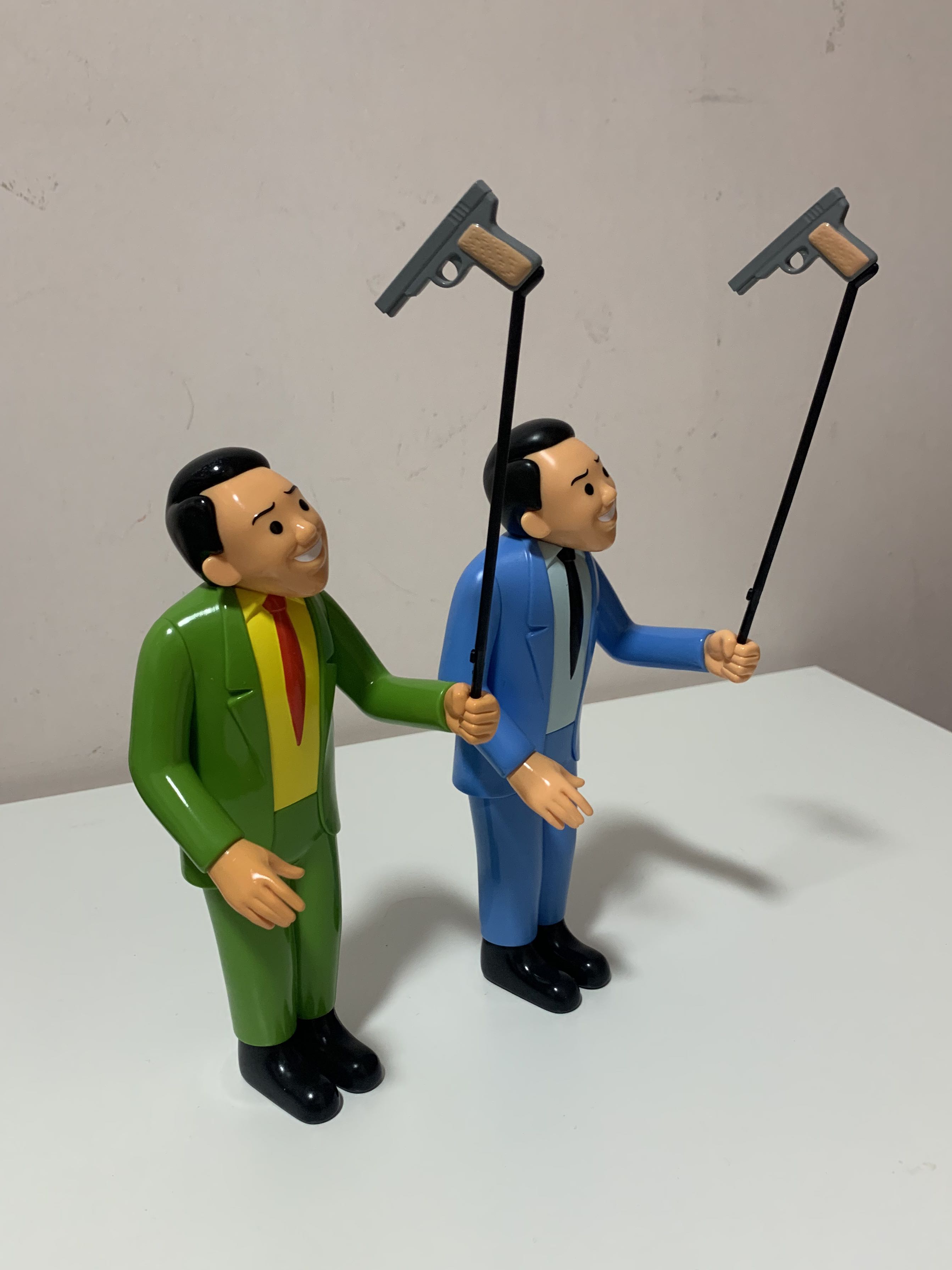 Joan Cornella Selfie Gun Vinyl Figure Blue ホアン・コルネラ セル 