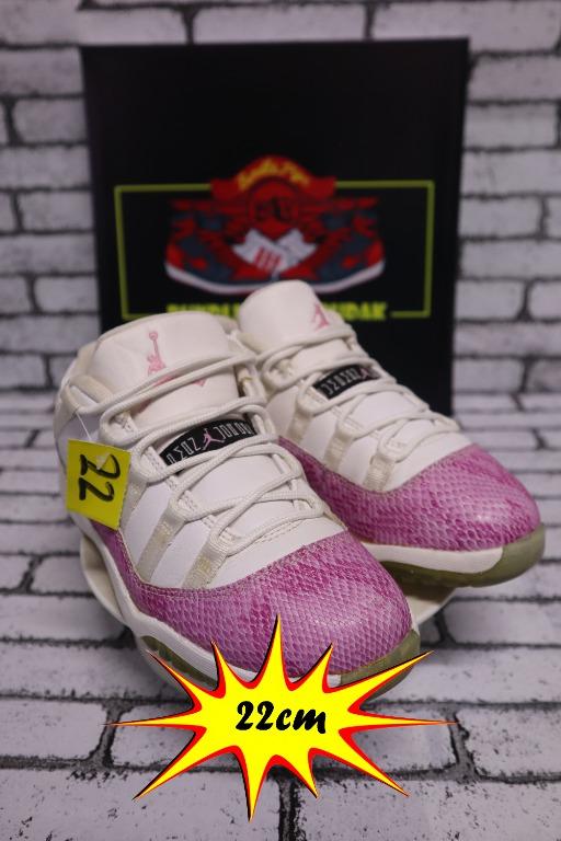 Jordan store pink snake