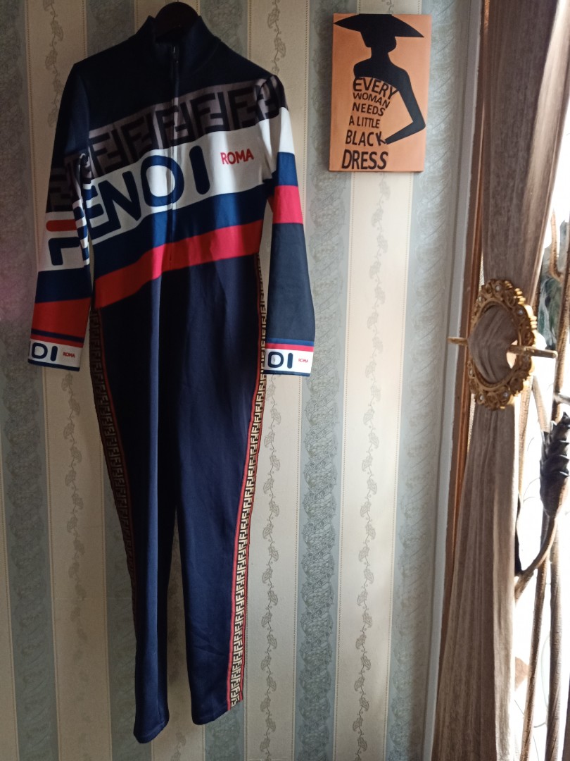 Jumpsuit fendi, Fesyen Wanita, Pakaian 