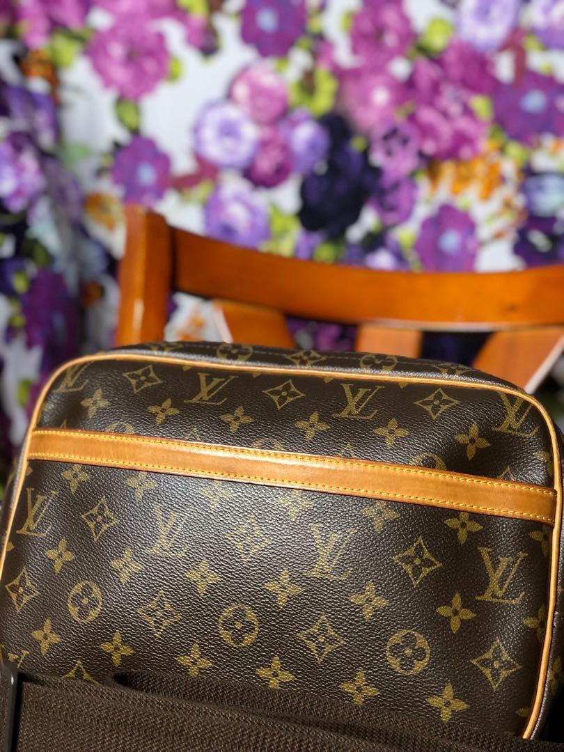 Louis Vuitton Reporter Sling (Category: Luxury Bags & Wallets) located in Mandaluyong City. Submitted by AvekLuxuriesPh2020 (Listing ID 1143453023, Image 2). Description: 📍Guaranteed Original 📍Money Back Guaranteed 📍Japan Source ONLY ✅RankA+ ✅with DustBag ✅No Flaws ✅well Loved 🌸Also Showed in our FB Live Page🌸 .