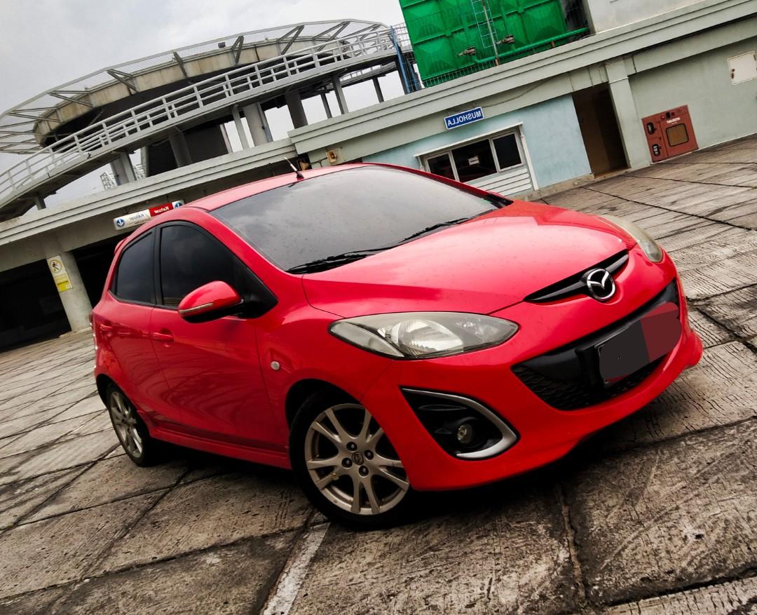 Mazda2 R 1.5 AT 2012 Merah UM 19.9 jt aja bawa mbl, Mobil & Motor, Mobil  untuk Dijual di Carousell