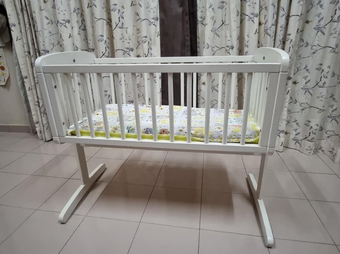 Mothercare Swinging Crib, Babies & Kids, Baby Nursery & Kids Furniture