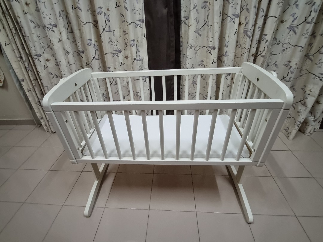 Mothercare Swinging Crib, Babies & Kids, Baby Nursery & Kids Furniture