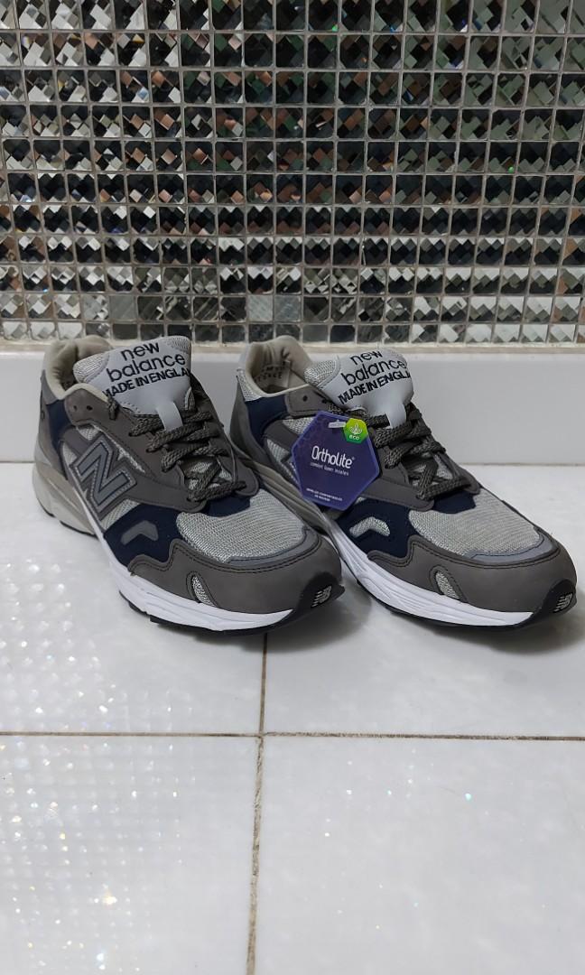 New Balance M920GNS, 男裝, 鞋, 波鞋- Carousell