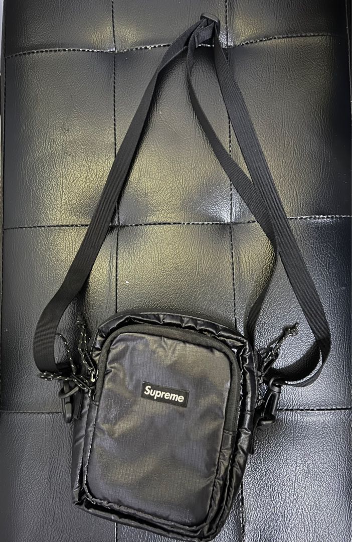 Original Supreme Sling Bag, Men's Fashion, Bags, Sling Bags on Carousell