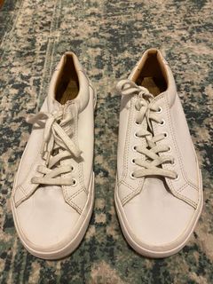 (Category: ) located in . Submitted by just.preloved.material (Listing ID 1143431352, Image 1). Description: .