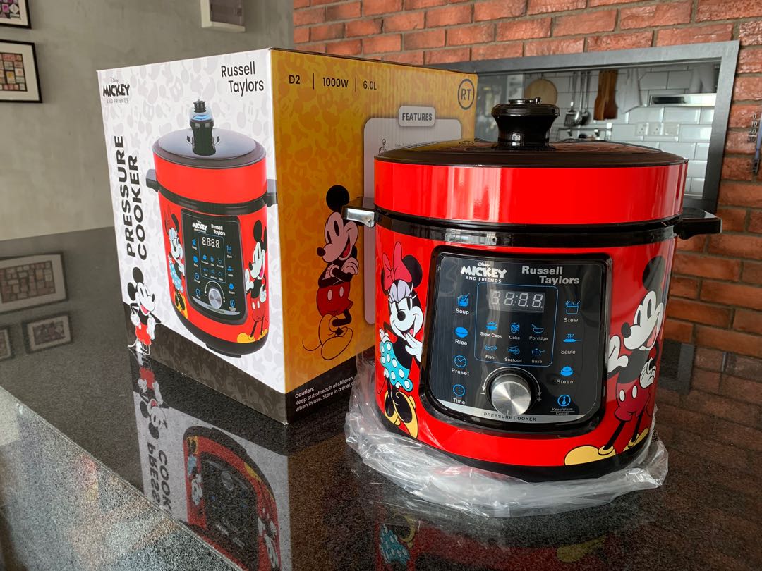 Russell Taylors x Disney Mickey and Friends Pressure Cooker 6L