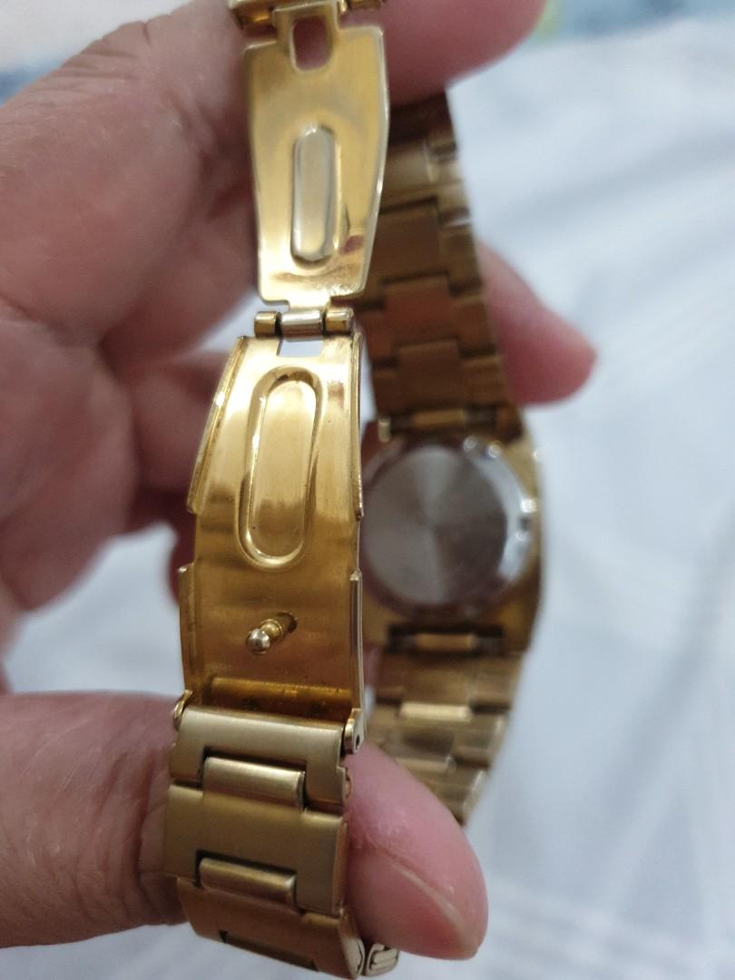 Seiko 5 Automatic 21 Jewels (Category: Women's Watches) located in Cabadbaran. Submitted by jolly_bi (Listing ID 1143453452, Image 3). Description: ORIGINAL Seiko 5 Automatic 21 Jewels. Bought this last 2018 as birthday gift but wasn't able to regularly use this because I have other watches and ayoko magasgas kasi sobrang maalaga ako sa gamit. Good as new pa talaga. Original price is almost 9k because it is limited edition. Selling this for 5k on