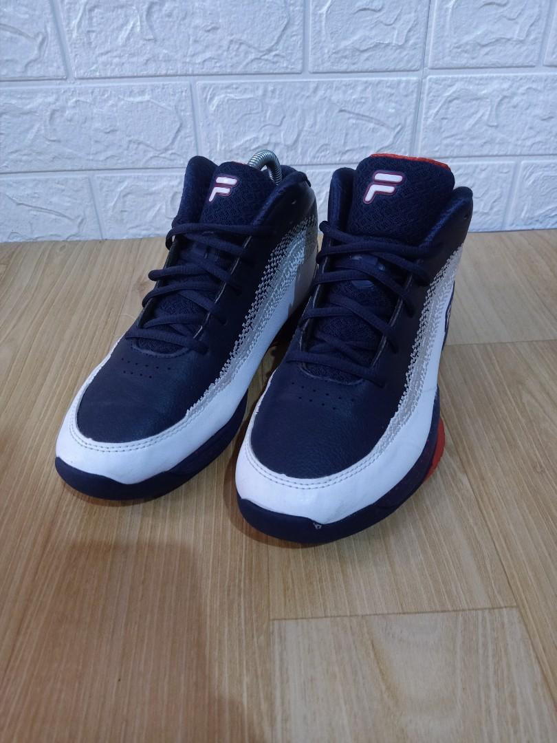 Sepatu Fila tenis contingent 4 Fesyen Pria Sepatu Sneakers di Carousell