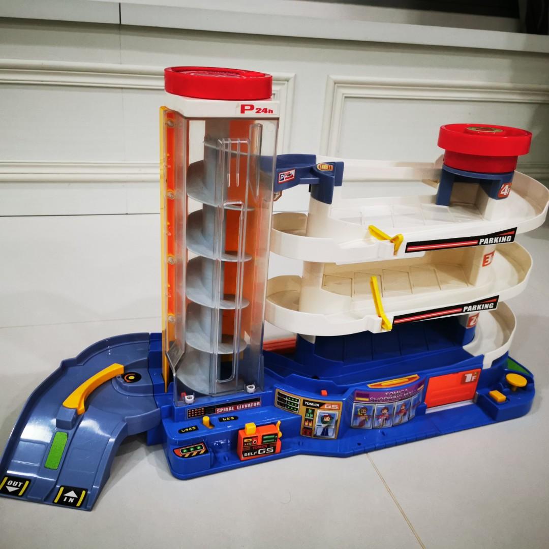 Takara Tomy Tomica Garage Set, Hobbies & Toys, Toys & Games on Carousell