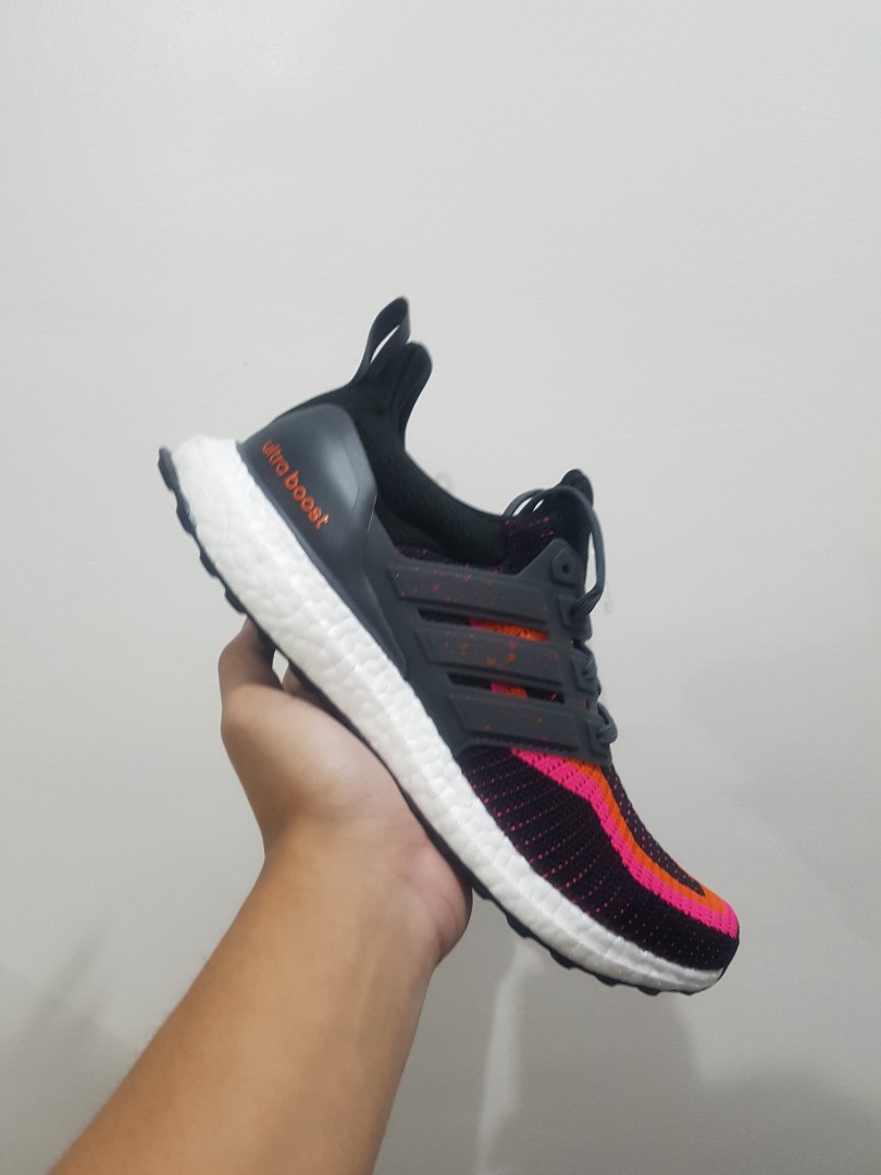ULTRABOOST DNA CITY PACK
