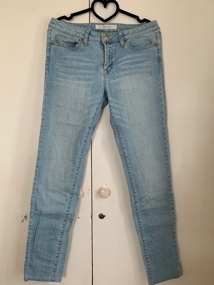 UNIQLO Washed Classic Denim Jeans, Women's Fashion, Bottoms, Jeans on ...