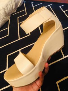 (Category: ) located in . Submitted by missdindaa (Listing ID 1143471136, Image 1). Description: .