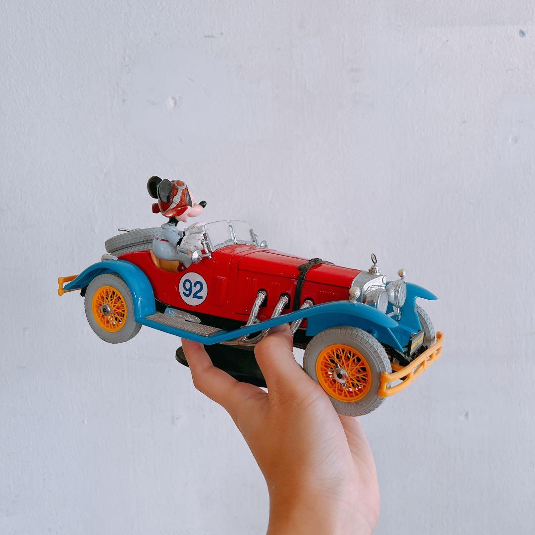 Scalextric de mickey mouse top