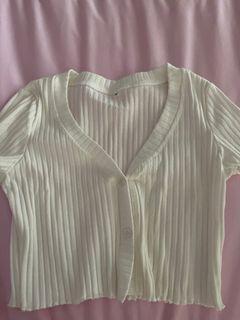 White v neck cropped top