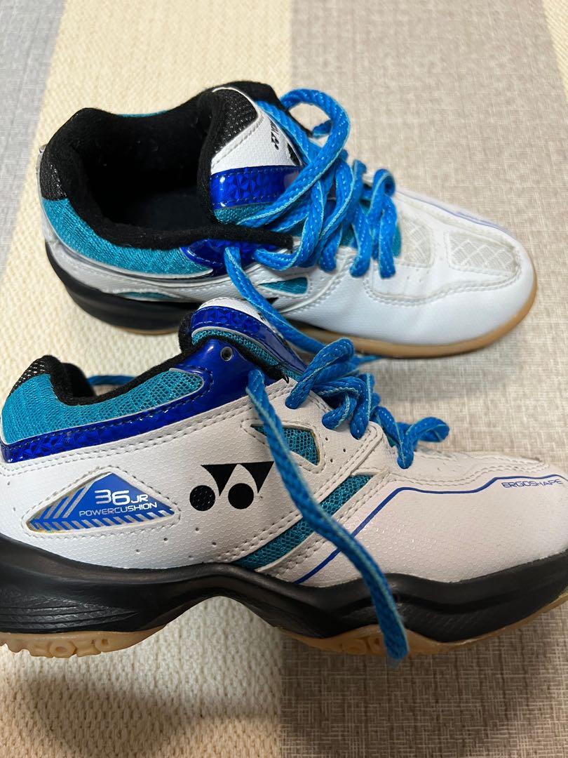 Yonex badminton discount shoes for junior