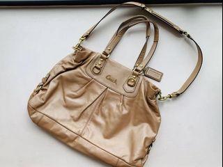 100% authentic Coach shoulder bag