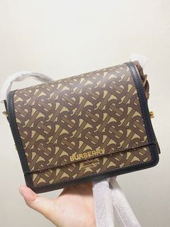 （分類：）位於 。 由 3eethy_k 提交（商品編號 1143517998，圖片 1）。簡介： 。