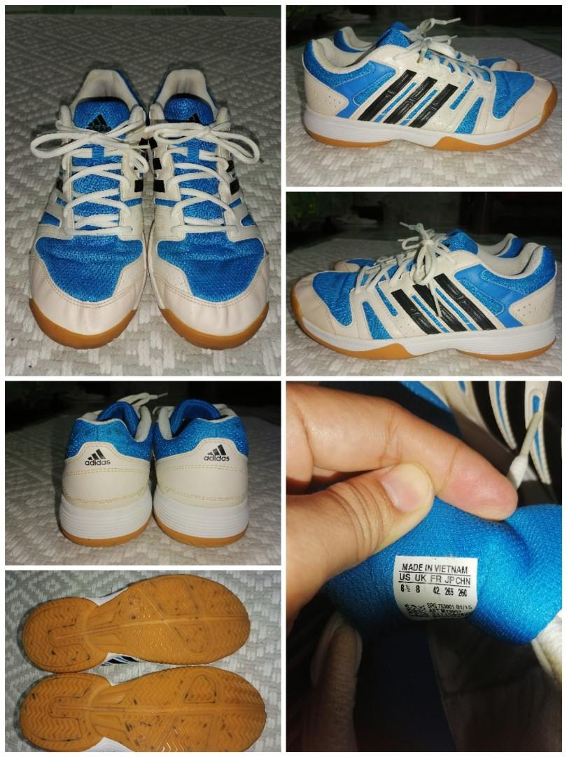 Adidas gum sole hot sale shoes for badminton