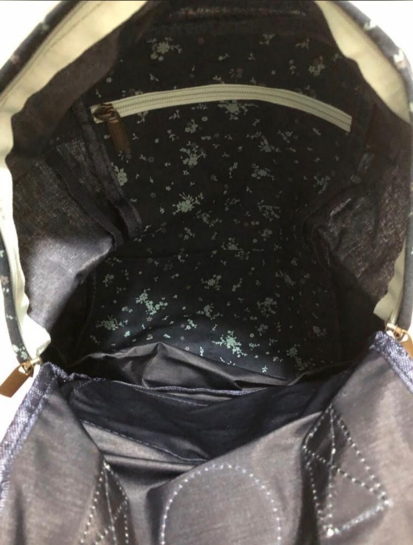 Backpack (Category: Backpacks) located in Singapore. Submitted by evalyn123 (Listing ID 1143540485, Image 3). Description: Brand New cute bag.