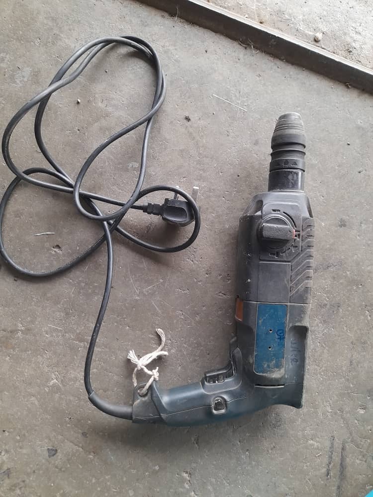 Bosch heavy duty hammer drill deals