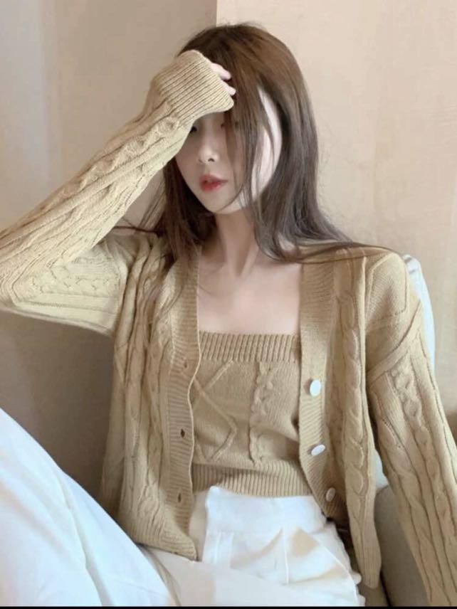 Cardi Set, Women's Fashion, Tops, Others Tops on Carousell