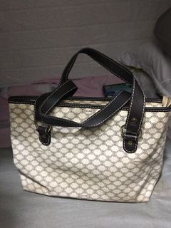 （分類：）位於 。 由 preloved1418 提交（商品編號 1143618965，圖片 1）。簡介： 。
