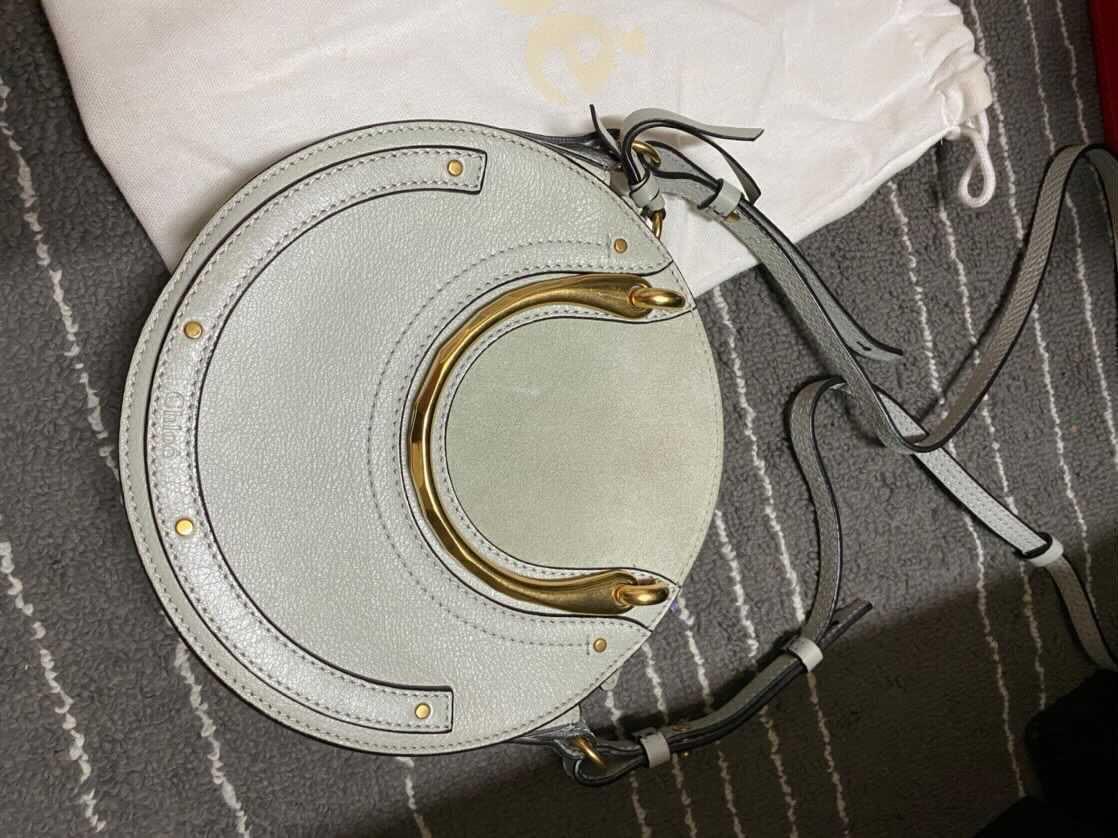 Chloe pixie bag （分類：手袋及銀包）位於 Hong Kong。 由 tenup 提交（商品編號 1143515868，圖片 2）。簡介： Chloe pixie bag 有塵袋 80%new 購自香港專門店。