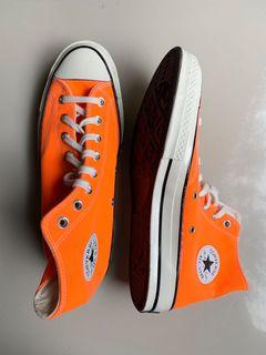 WORN ONCE - Converse Chuck Taylor