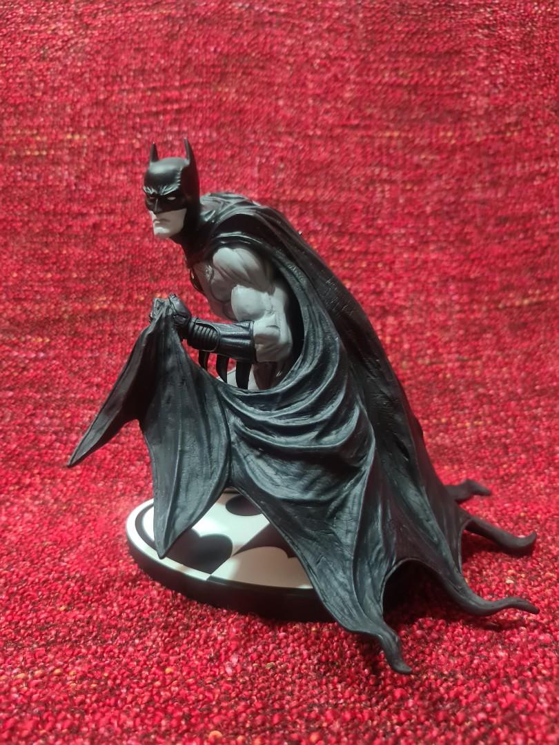 DC Direct Batman Black & White Statue David Finch Limited Edition