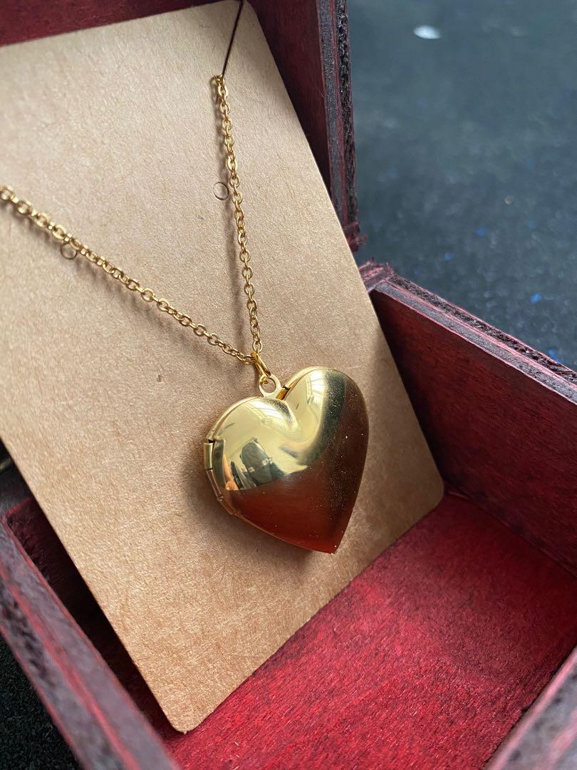 Gold love heart locket necklace outlet