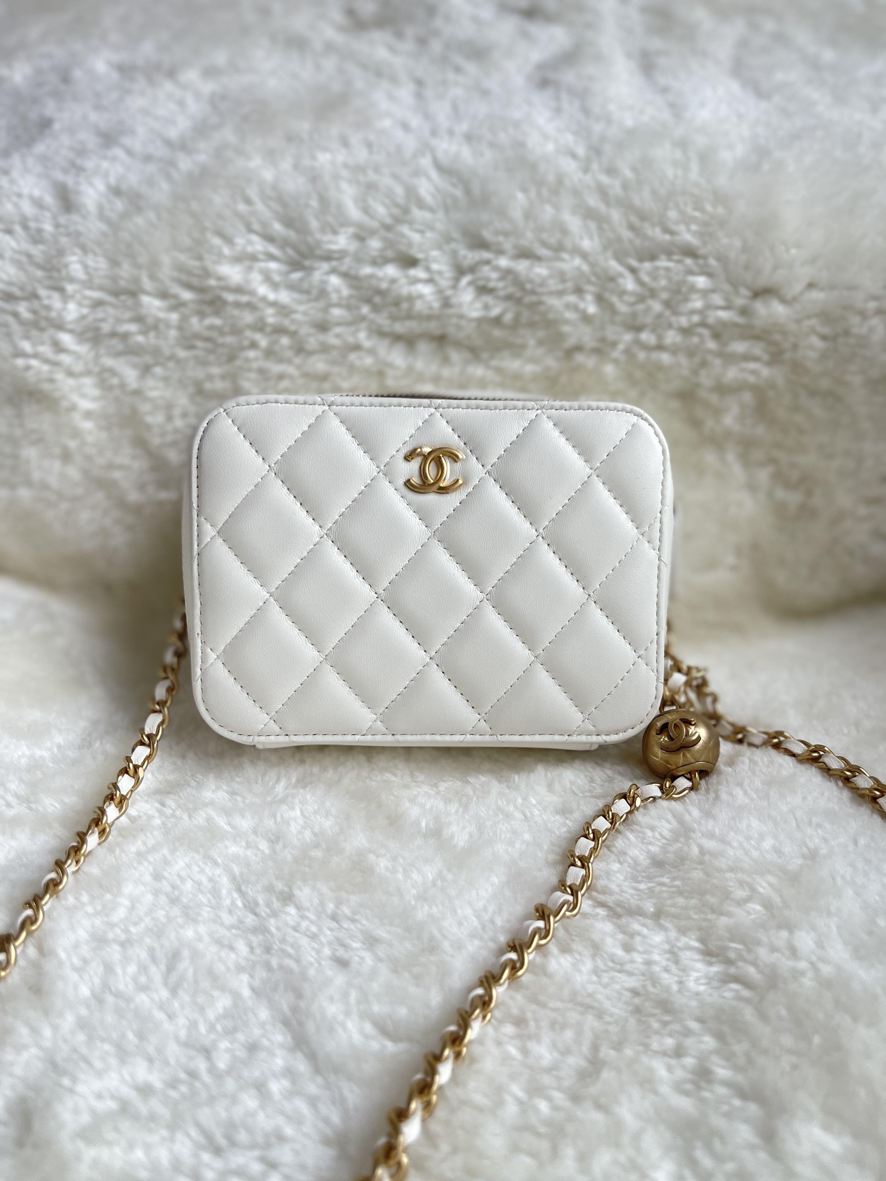 Chanel White Caviar CC Mini Cosmetic Pouch 854cas48