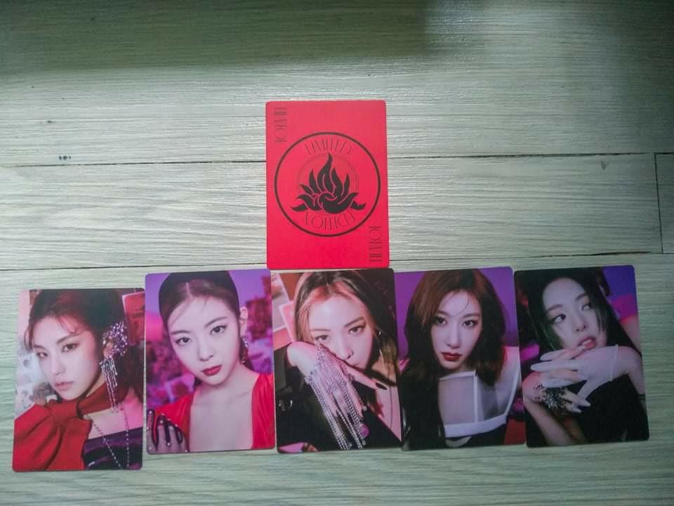 ITZY GUESS WHO LIMITED EDITION KPOP ALBUM, Hobbies & Toys, Memorabilia