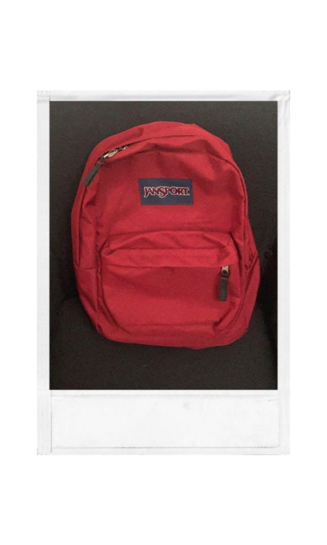 maroon jansport backpack