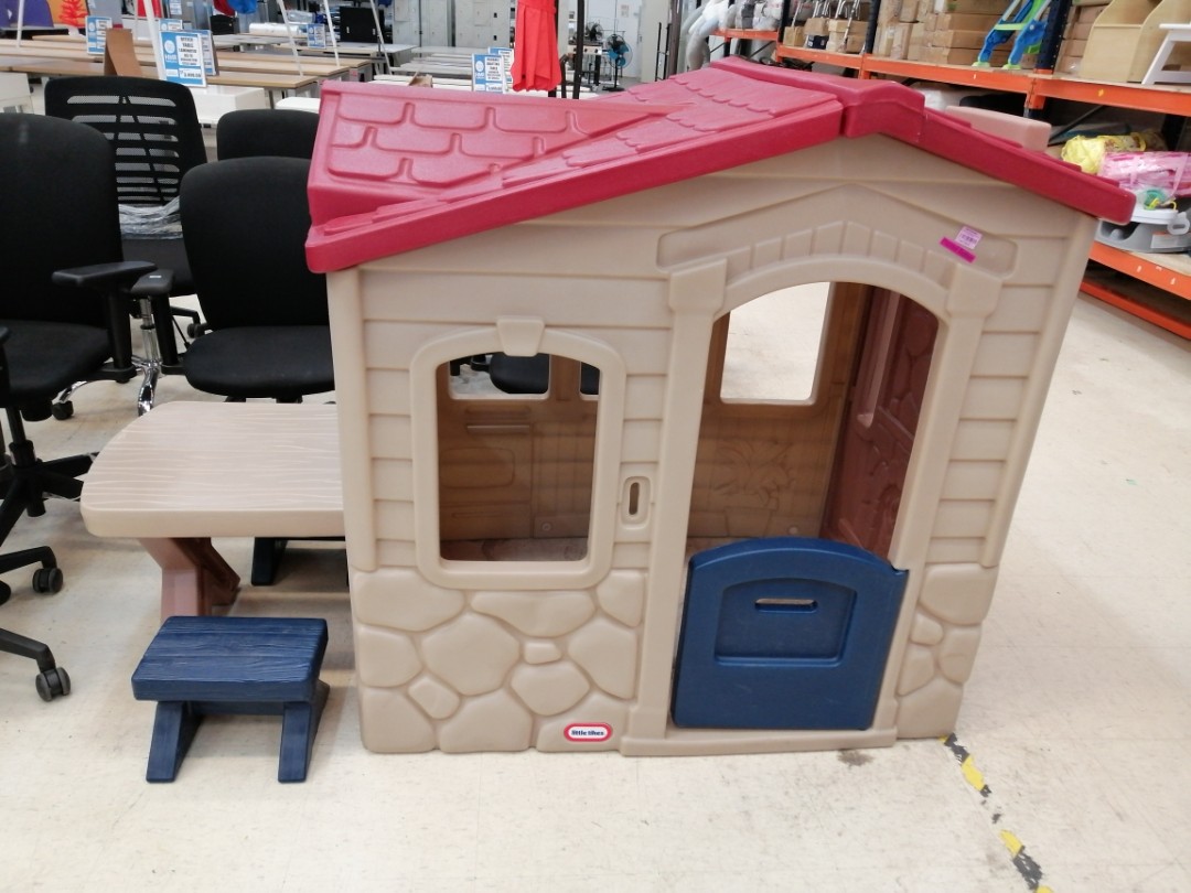 Little Tikes Picnic On The Patio Playhouse, Hobbies & Toys, Toys