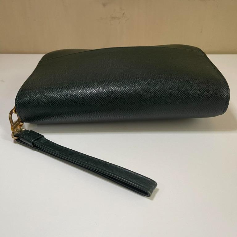 Louis Vuitton Taiga Clutch Bag in Green, Luxury, Bags & Wallets on Carousell