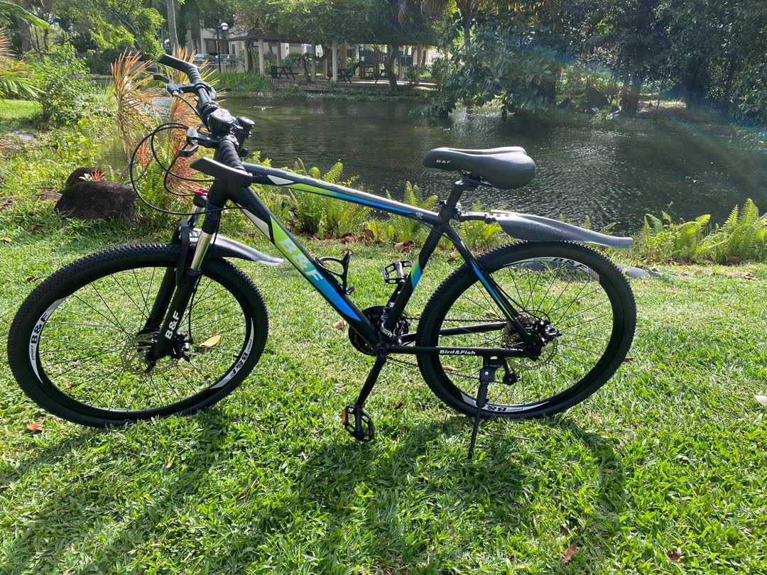 27 inch frame with Shimano gears 