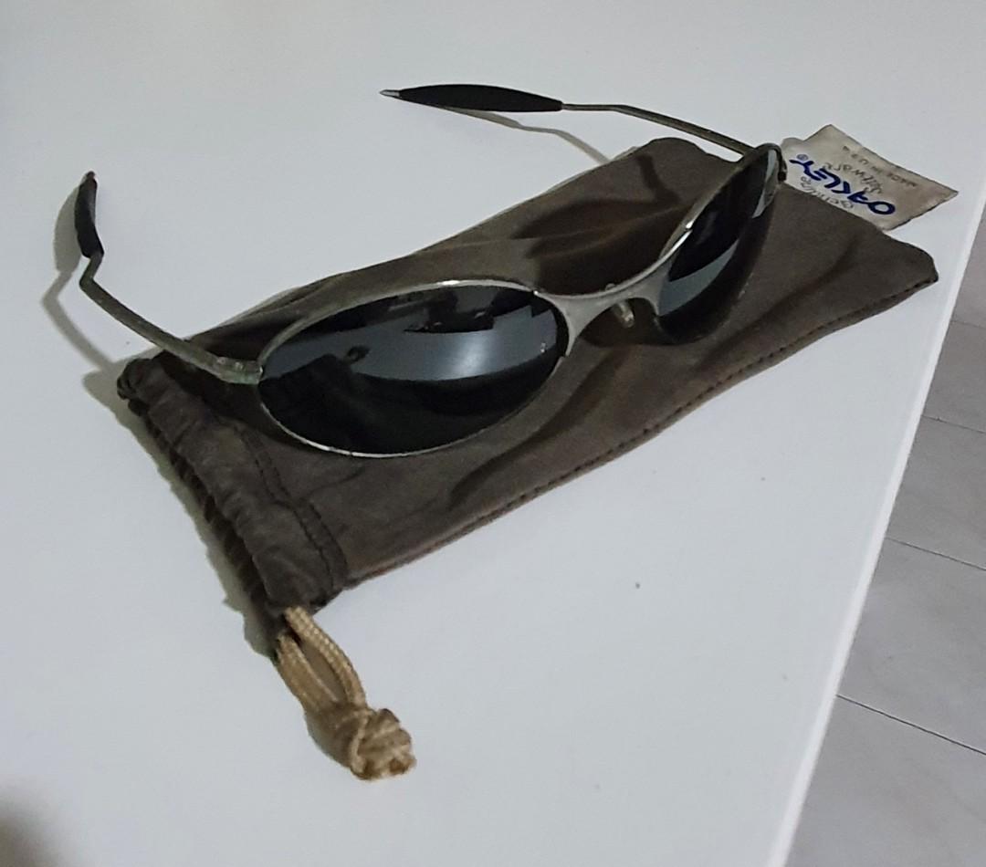 Old school Oakleys E Wire and Juliet for sale Men s Fashion