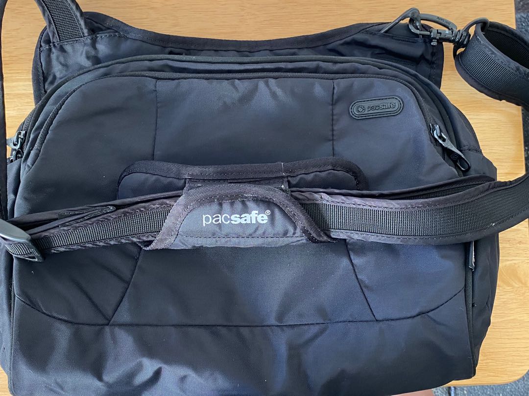 Pacsafe Messenger Laptop Bag, Computers & Tech, Parts & Accessories