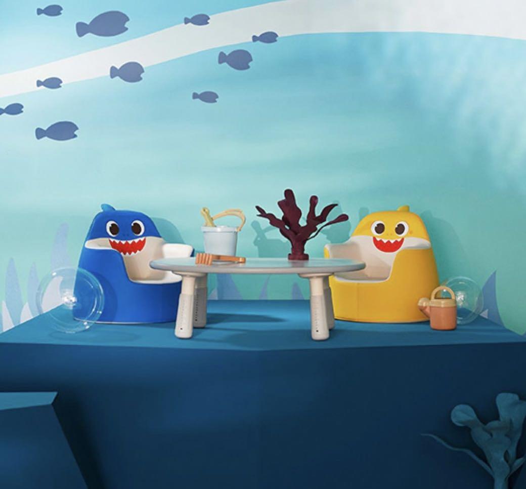 Pinkfong Baby Shark Kids Sofa