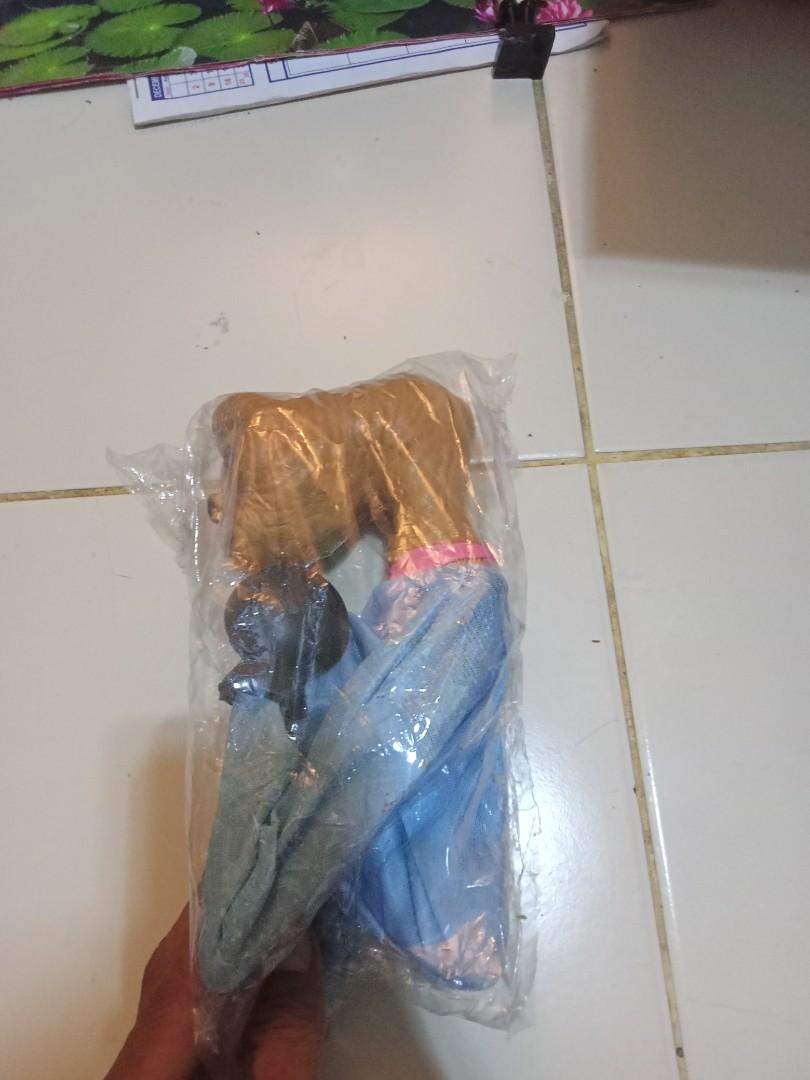 Punching Puppet ET (Category: Plushies & Soft Toys) located in Quezon City. Submitted by ramcoinsandmemorabilias (Listing ID 1143609425, Image 2). Description: .