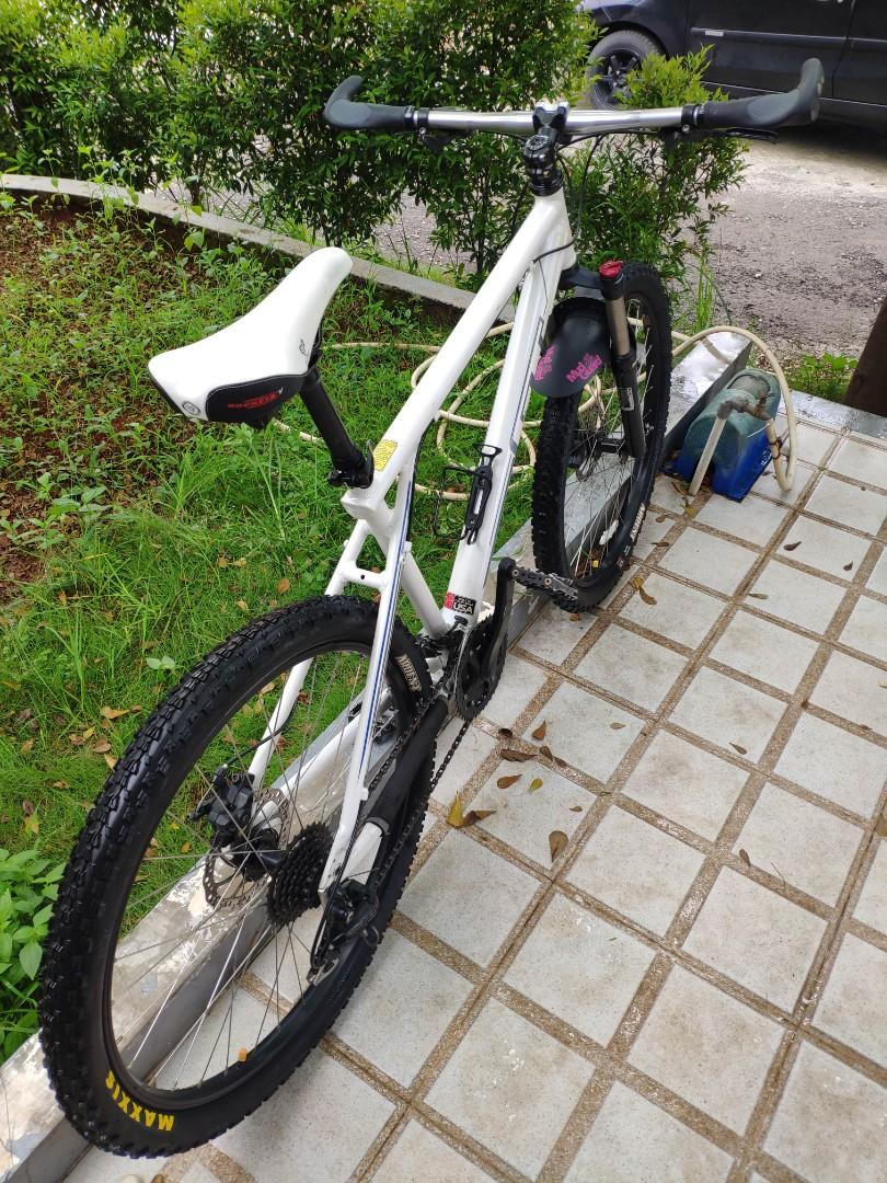 Sepeda MTB GT Avalanche 26, Olah Raga, Sepeda di Carousell