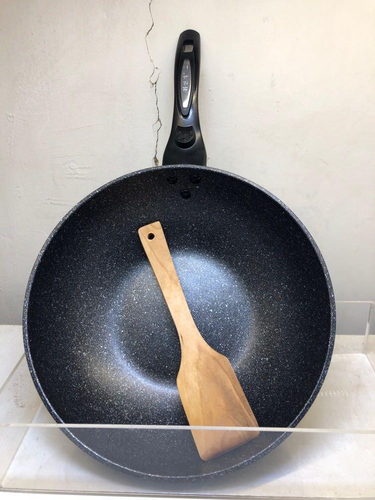Simple Frying Pan (Brand New), Furniture & Home Living, Kitchenware