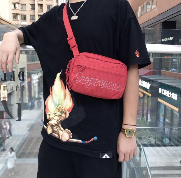 Supreme shoulder bag fw18 shop on person