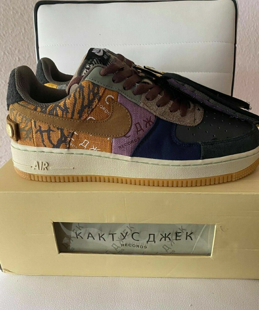 US9.5 TRAVIS SCOTT AF1 Air Force 1, 男裝, 鞋, 波鞋- Carousell