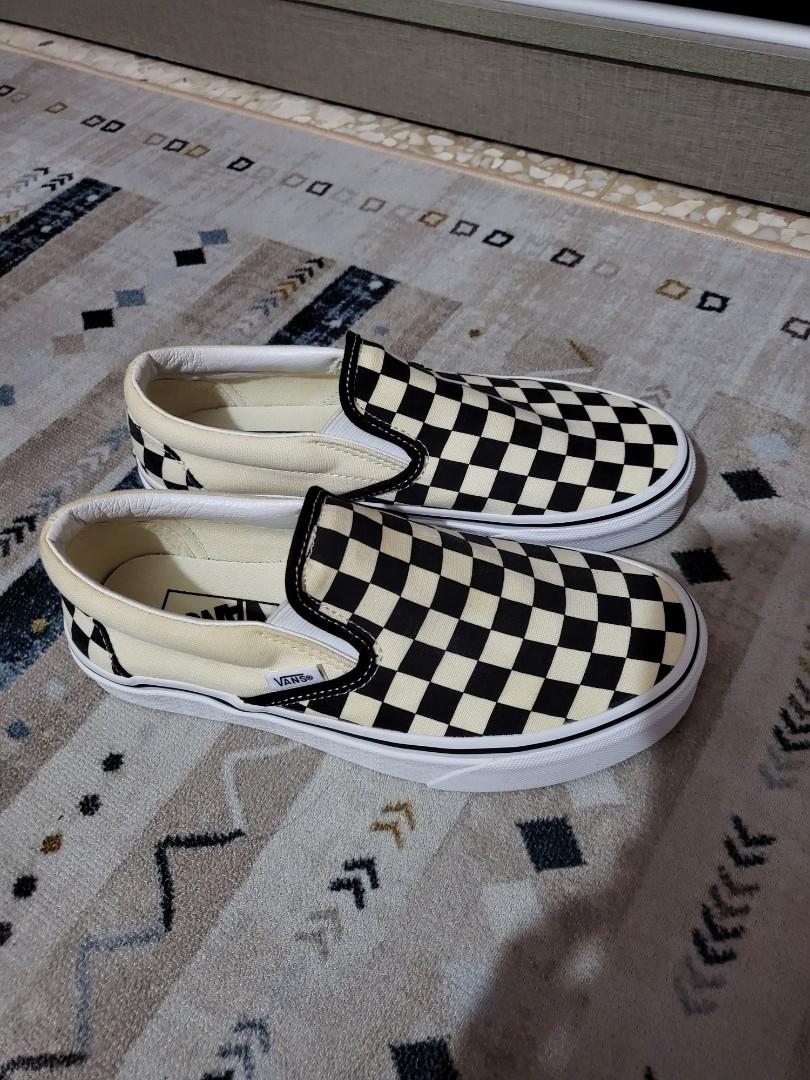Slip on core vans clearance
