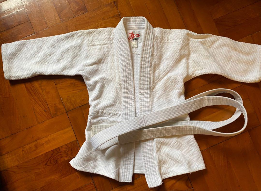 小童柔道服 110 碼 兒童 孕婦用品 嬰兒及小童流行時尚 Carousell