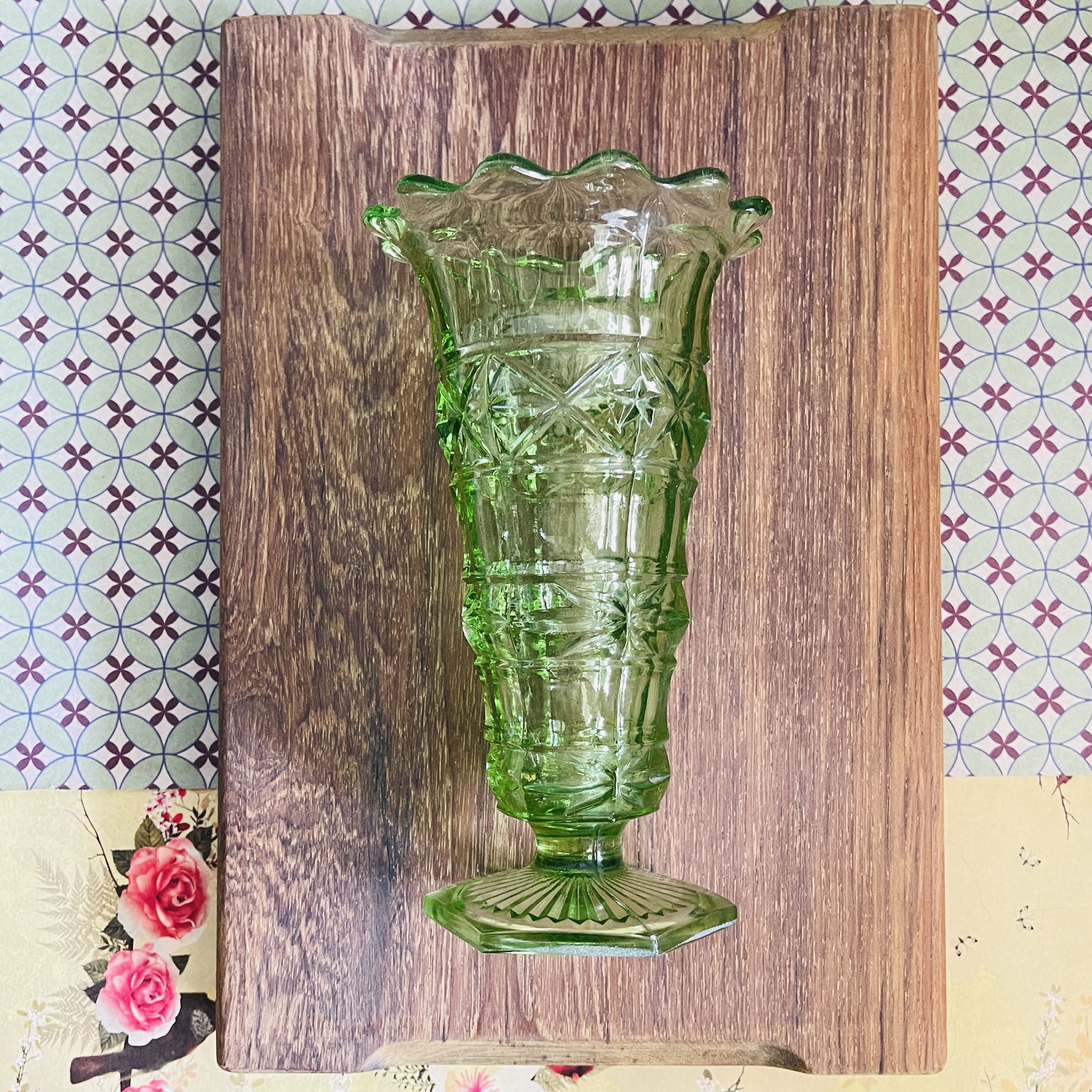 1 Vintage green glass flower vase, Furniture & Home Living, Home Decor